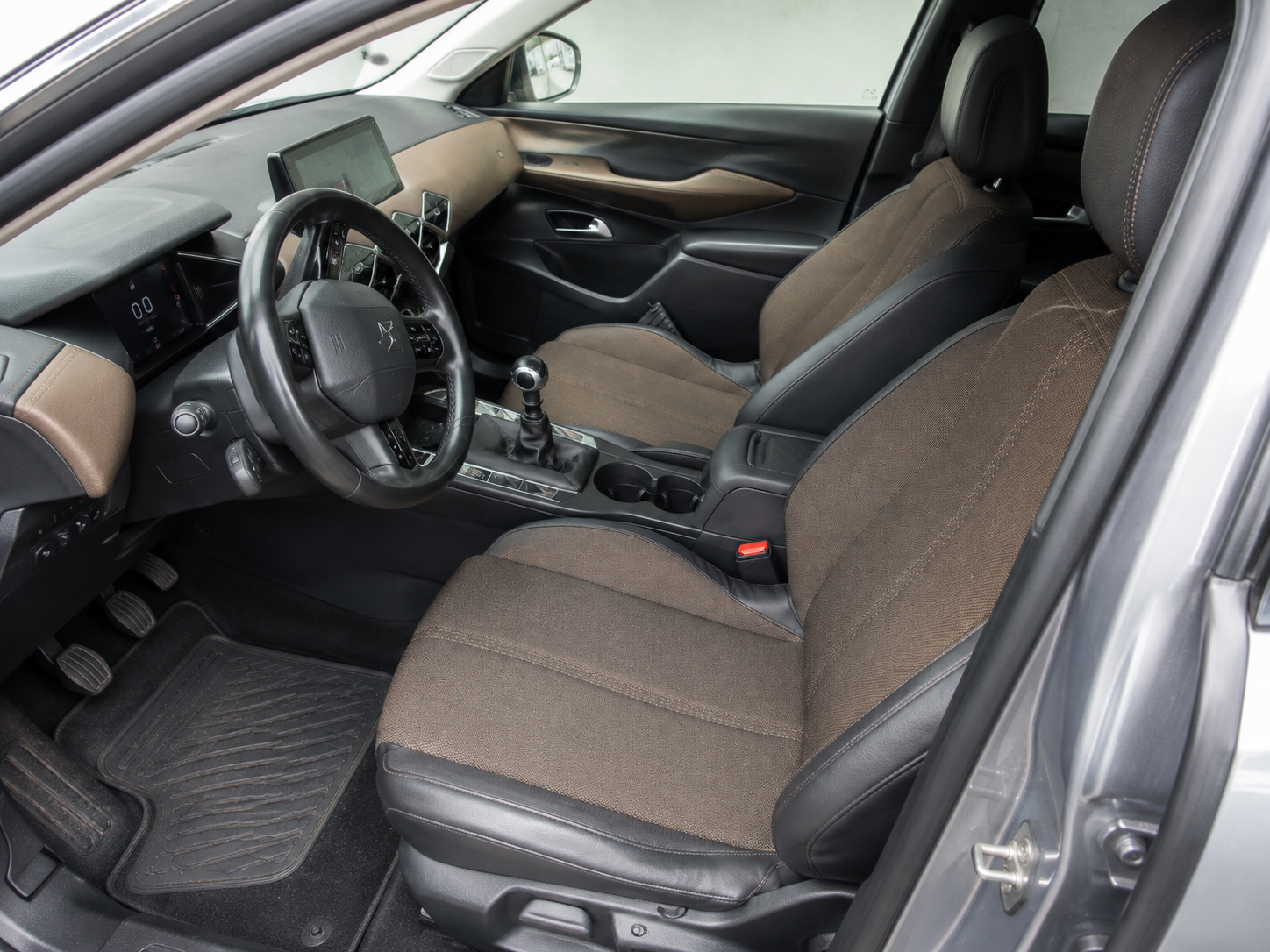 
								DS3 2020– 99000 km full									