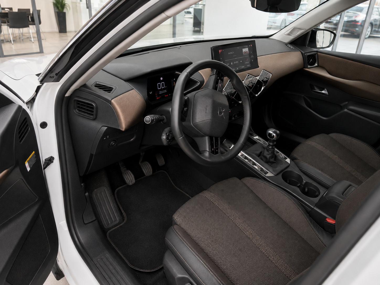 
								DS3 2020– 99000 km full									