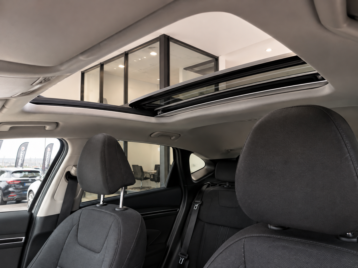 
								hyundai tucson 2023 – 125000km full									