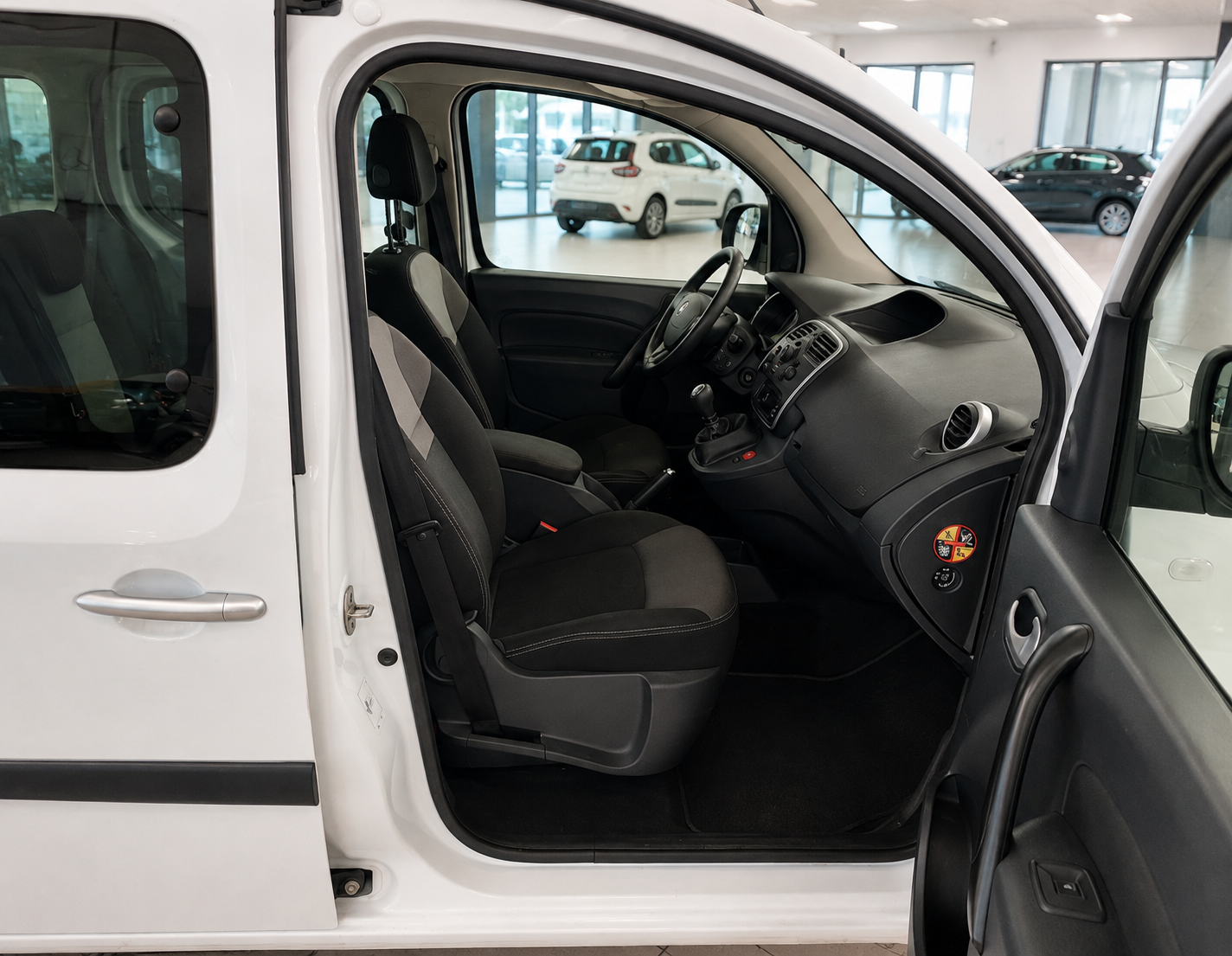 
								Renault kangoo III 2021 128.000km full									