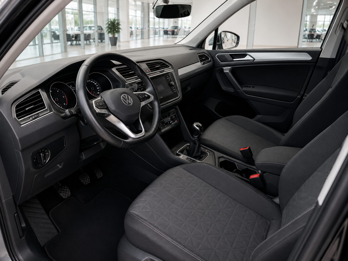 
								Volkswagen Tiguan 2.0 150CV Manual full									