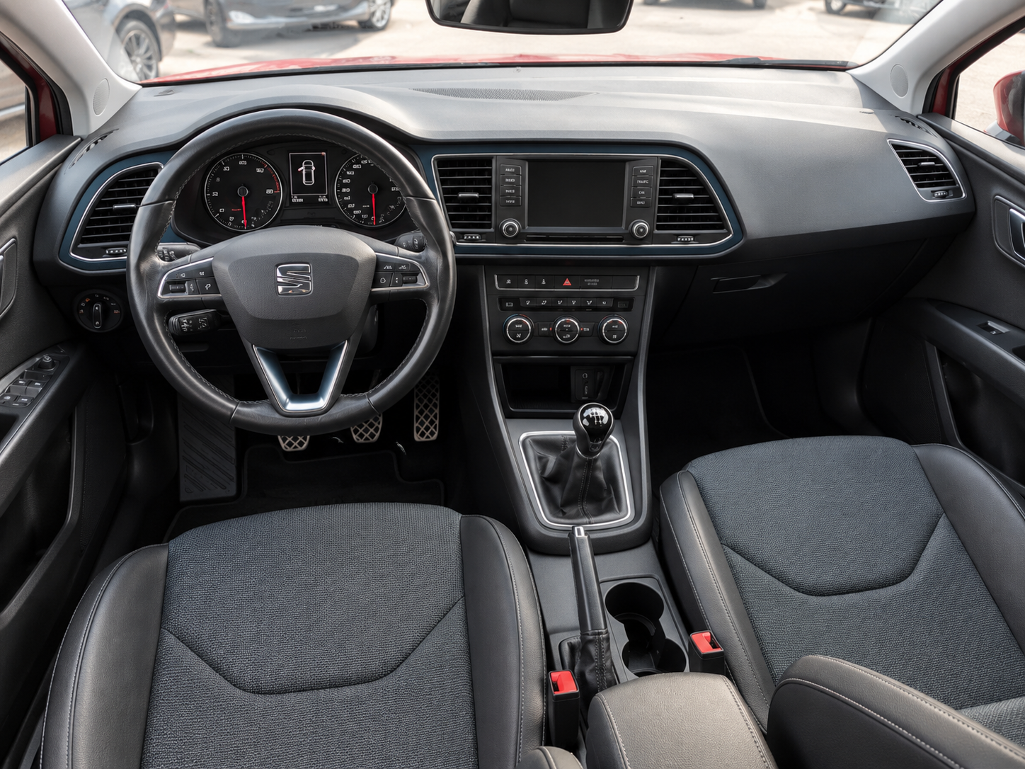 
								Seat Leon 2016 150000 km full									