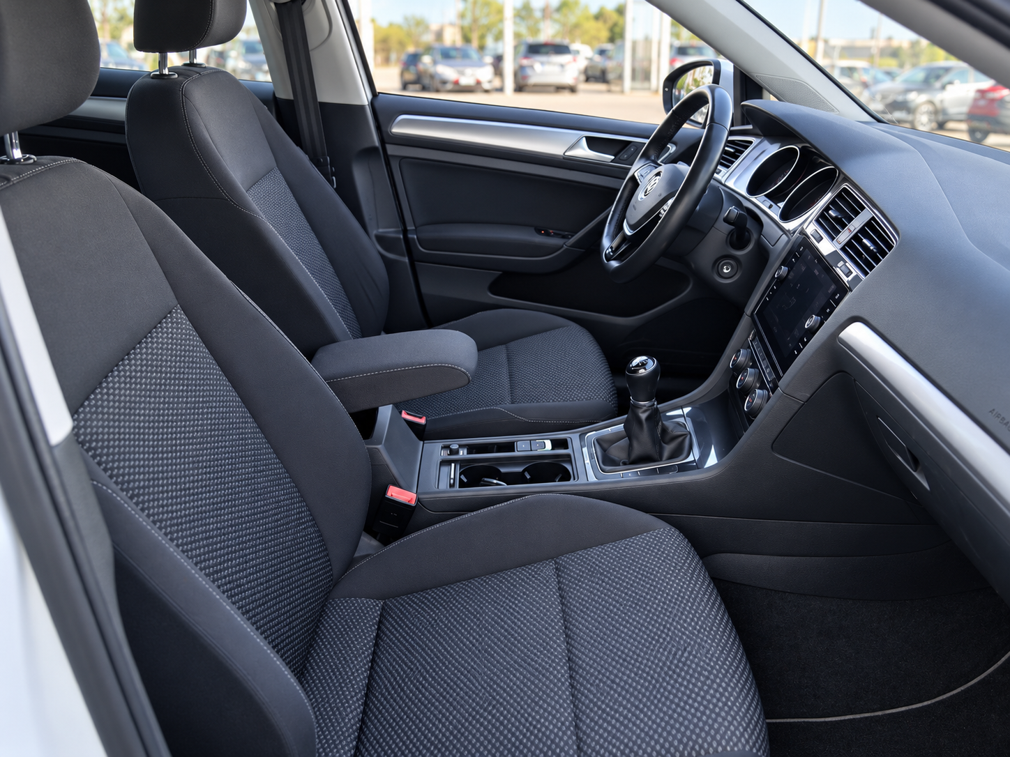 
								VOLKSWAGEN Golf 2019 118000km full									