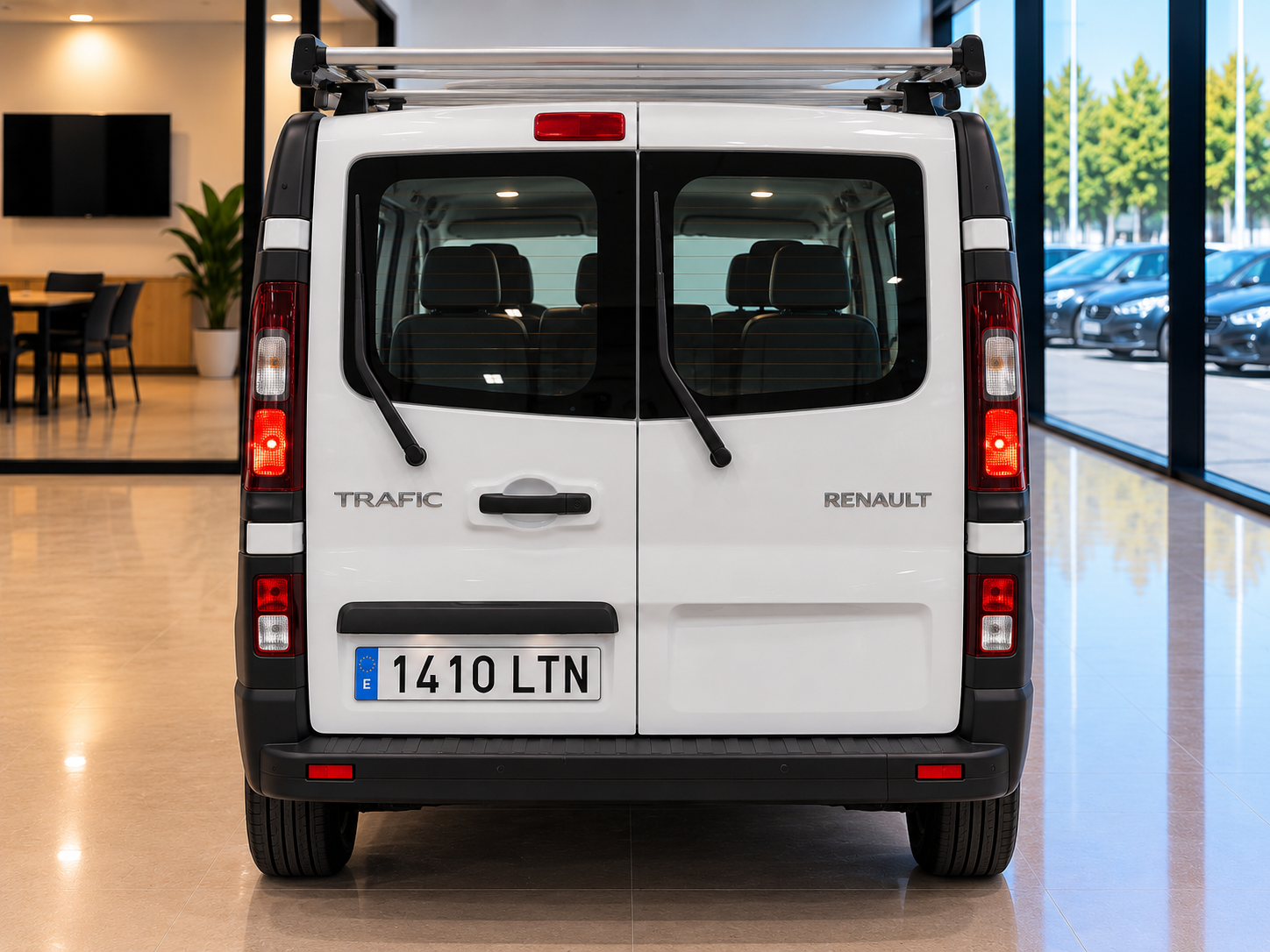 
								renault traffic combi 9 L2 2021 145000km full									