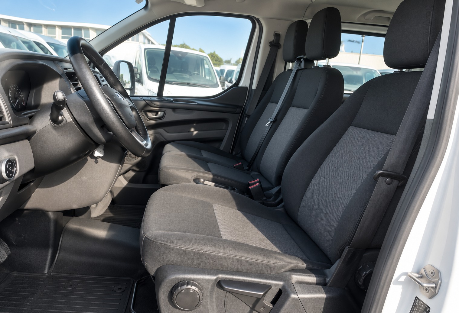 
								FORD TRANSIT CUSTOM 2020 130.000km full									